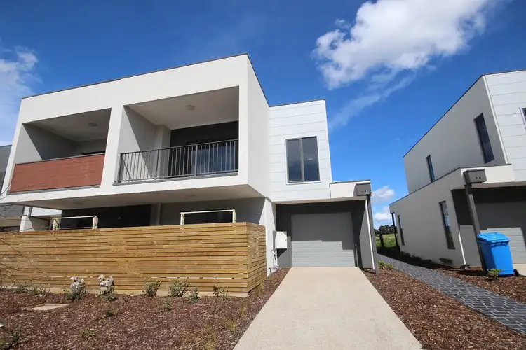 19 Queenie Way, Cranbourne West VIC 3977