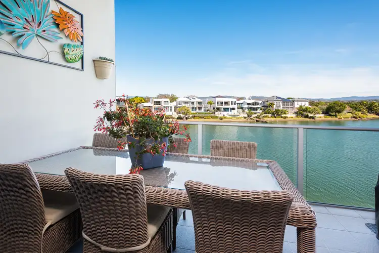 86/5033 Emerald Island Drive, Carrara QLD 4211