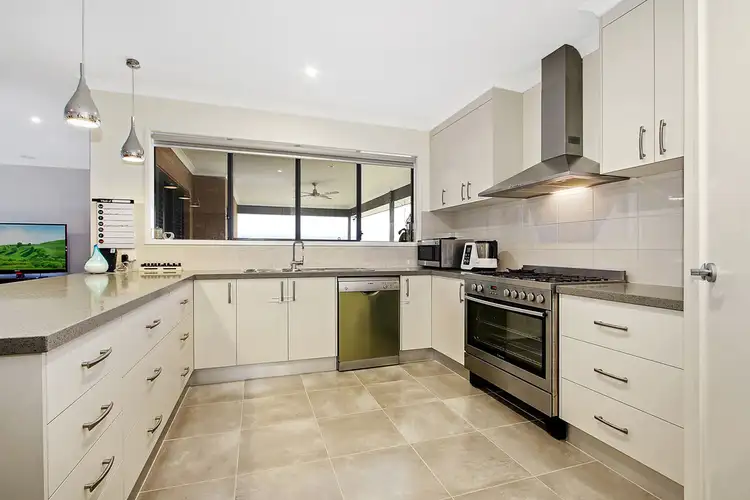 Second view of Homely house listing, 21 Dempster Place, Wodonga VIC 3690