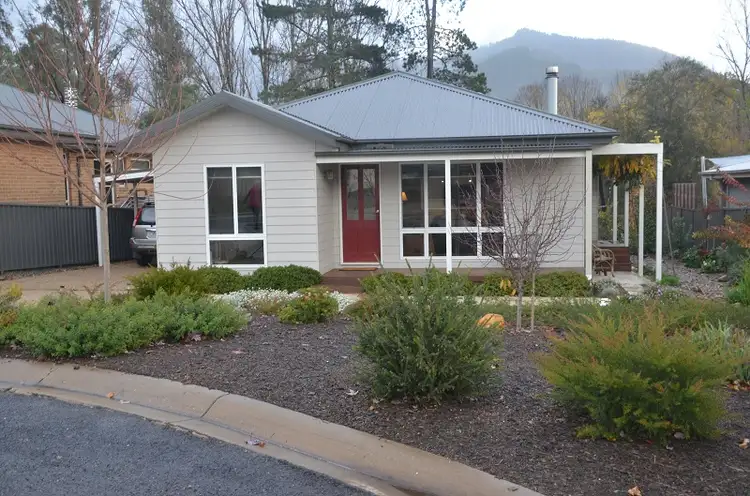 15 Georgian Court, Bright VIC 3741
