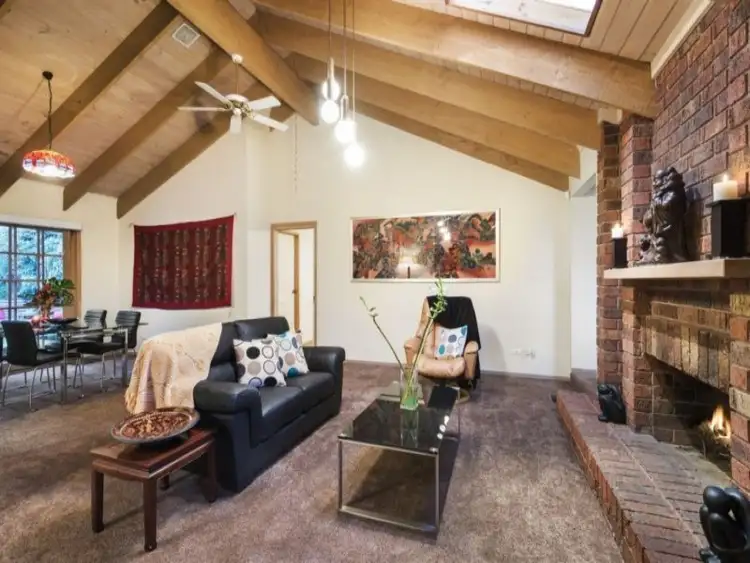 Second view of Homely house listing, 5 Fernleigh Drive, Mooroolbark VIC 3138