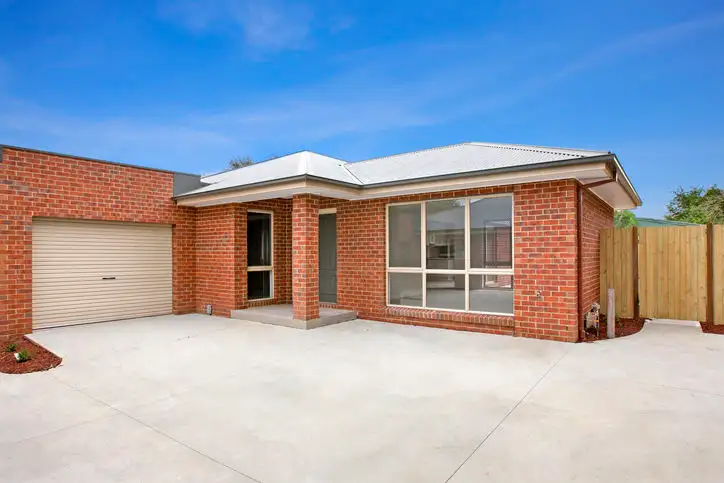 Unit 2/11 Gardiner Street, Gisborne VIC 3437