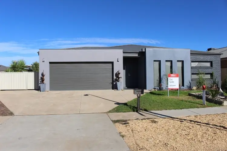 19 Fiona Drive, Yarrawonga VIC 3730