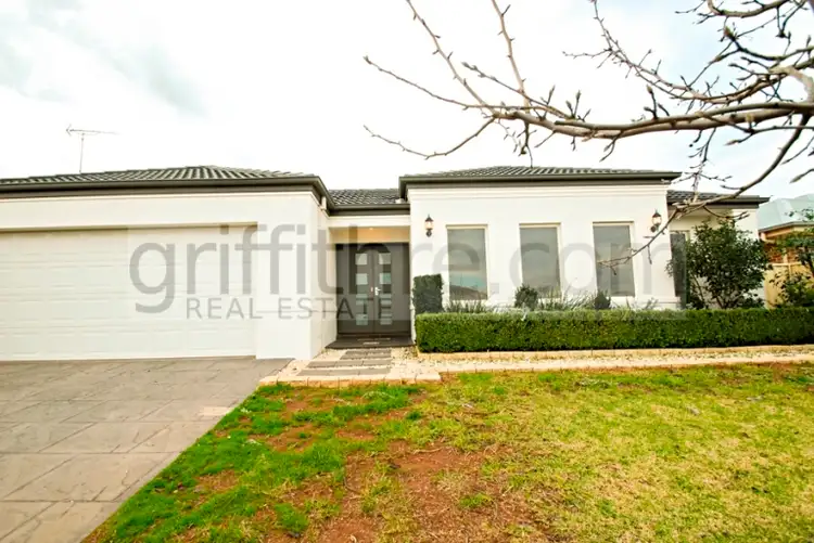 112 Hillam Drive, Griffith NSW 2680