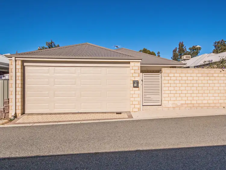 Second view of Homely house listing, 10 Nannup Bend, Baldivis WA 6171