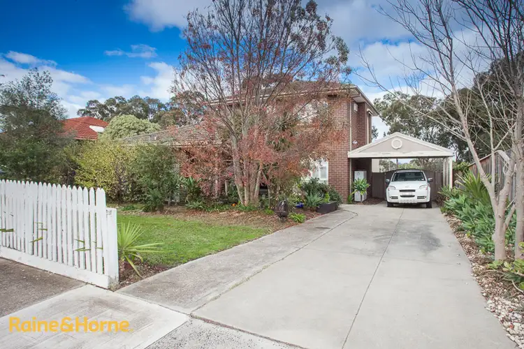 17 Gilchrist Crescent, Sunbury VIC 3429