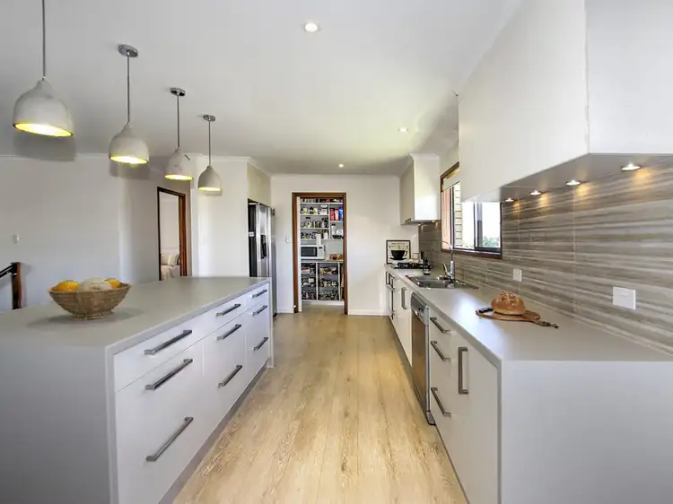 1 Tannen Court, Urangan QLD 4655