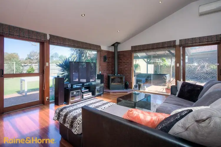 Fifth view of Homely house listing, 3 Yale Court, Sunbury VIC 3429