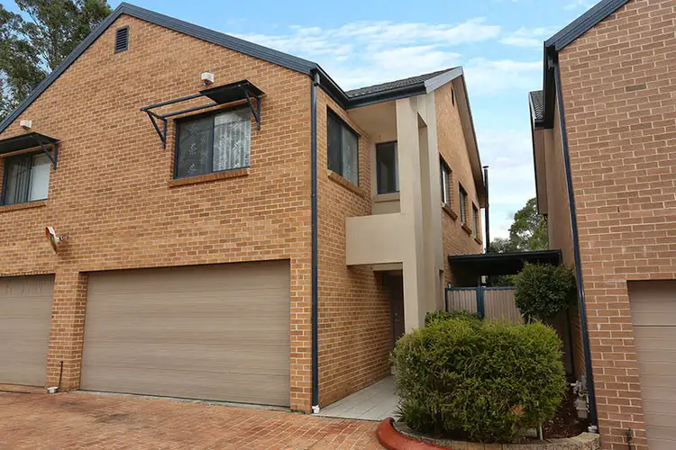 17/18 Holland Crescent, Casula NSW 2170