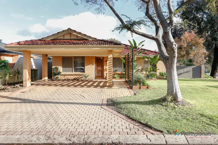 2 Naturaliste Grove, Ballajura WA 6066