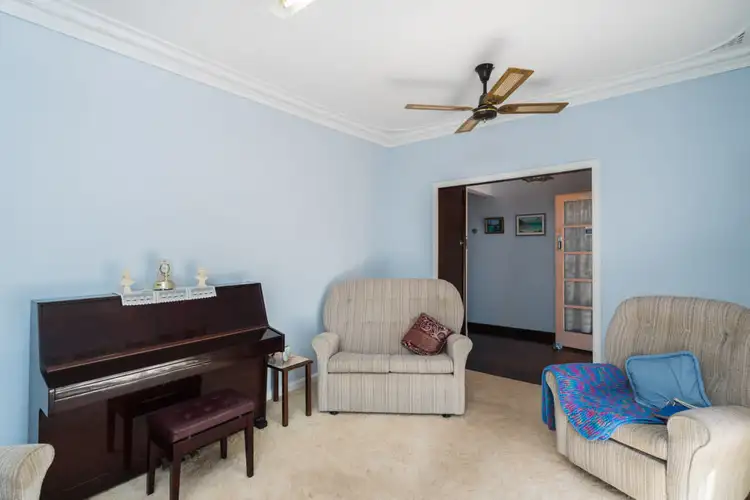 Fourth view of Homely house listing, 2 Griffiths Place, Hilton WA 6163