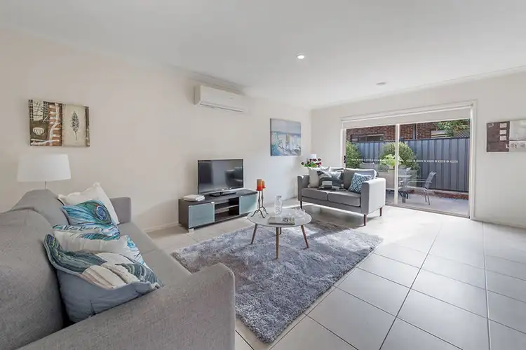 Seventh view of Homely house listing, 15 Woodgrove Street, Craigieburn VIC 3064