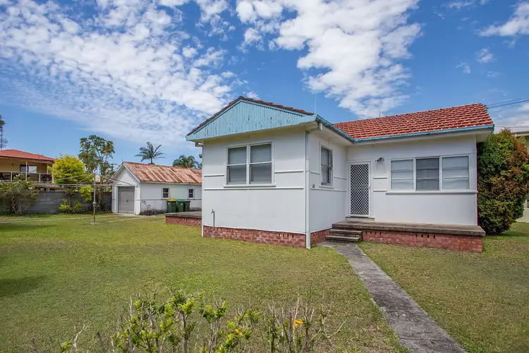 14 Lakeside Drive, Swansea NSW 2281