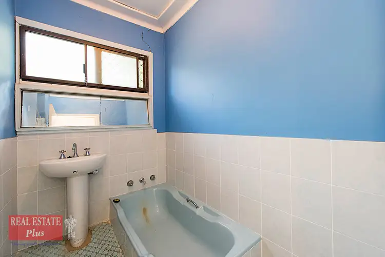 Sixth view of Homely house listing, 7 Avon Crescent, Viveash WA 6056