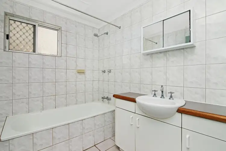 Sixth view of Homely unit listing, 9/6 Mannikan Court, Bakewell NT 832