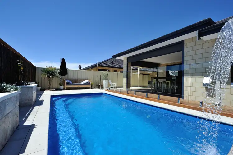 8 Merimbula Way, Secret Harbour WA 6173