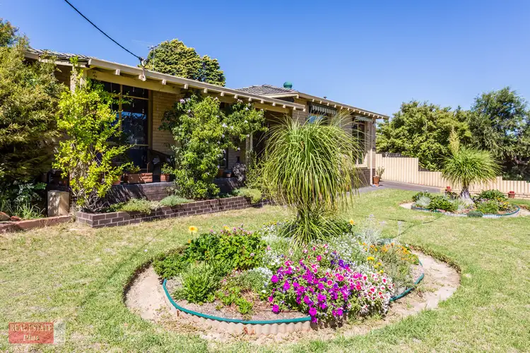 24 Churchill Drive, Swan View WA 6056
