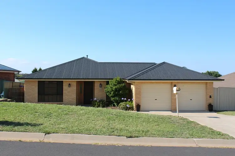 47 Halfpenny Drive, Bathurst NSW 2795