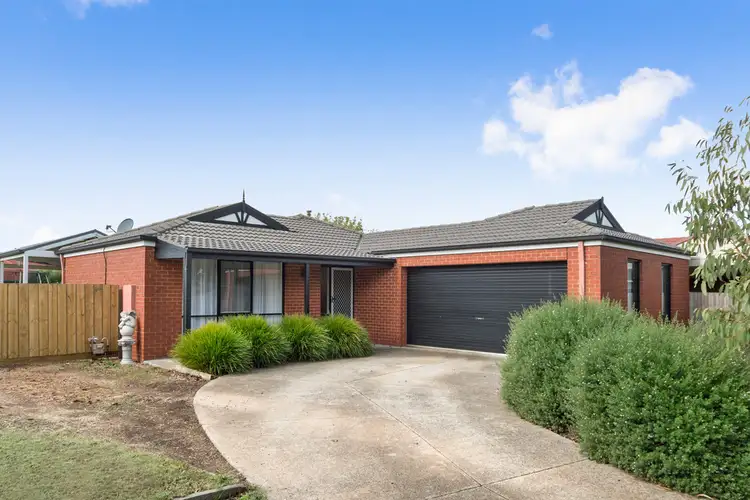15 Vista Close, Gisborne VIC 3437