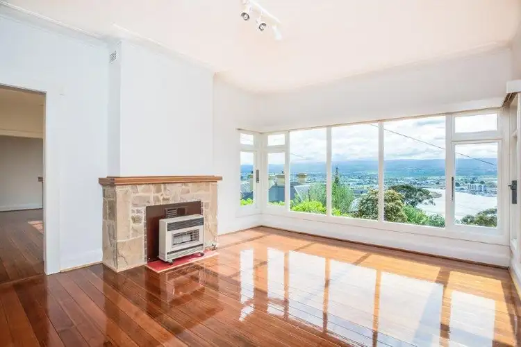 2A North Bank Rd, Trevallyn TAS 7250