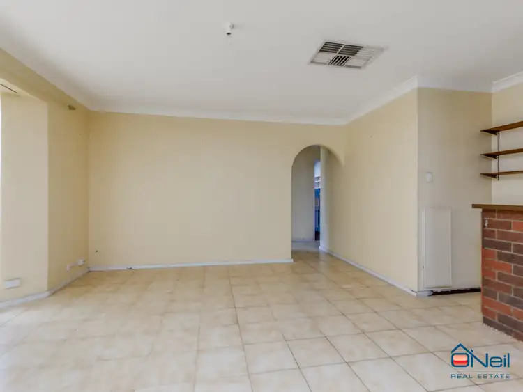 Sixth view of Homely house listing, 5 Redtingle Road, Camillo WA 6111