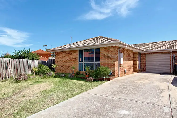 1/4 Asquith Place, Melton West VIC 3337