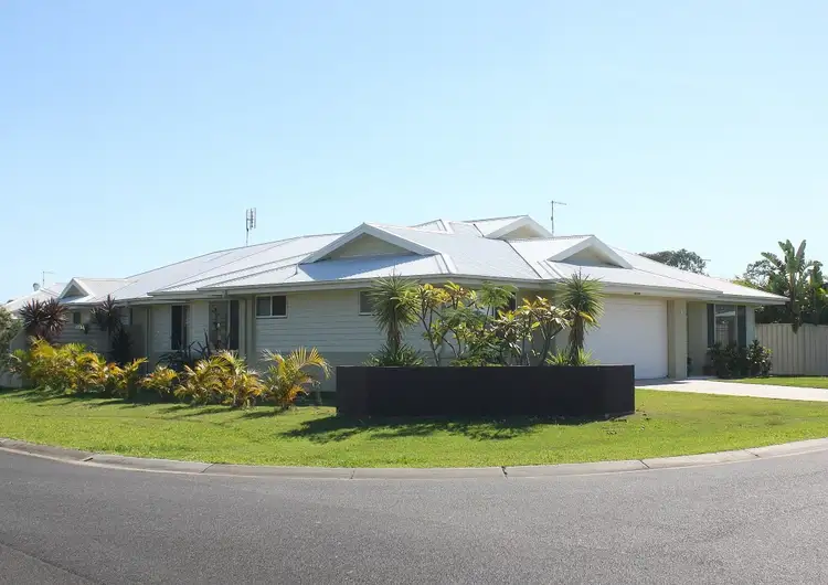 1/1 Flinders Place, Yamba NSW 2464