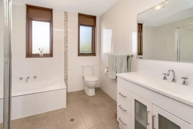 Sixth view of Homely house listing, 4 Byora Cl, Niagara Park NSW 2250