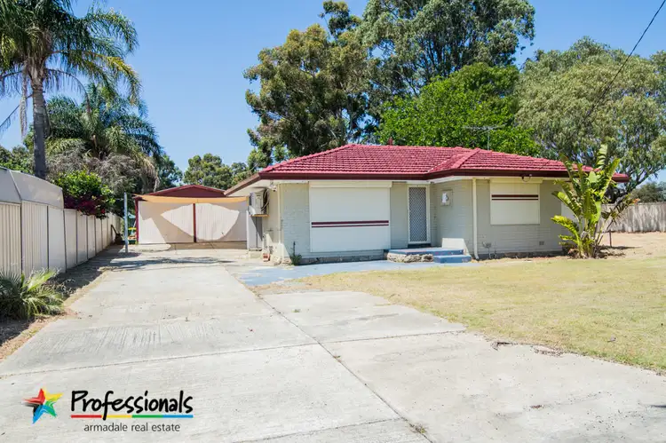 18 Drayton Crt, Kelmscott WA 6111