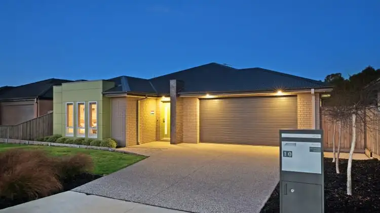 10 Belcher Way, Gisborne VIC 3437