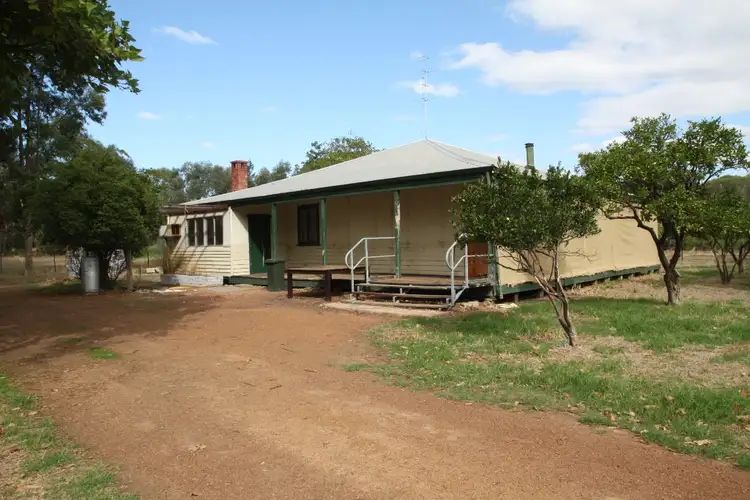 128 Fawcett Road, Waroona WA 6215