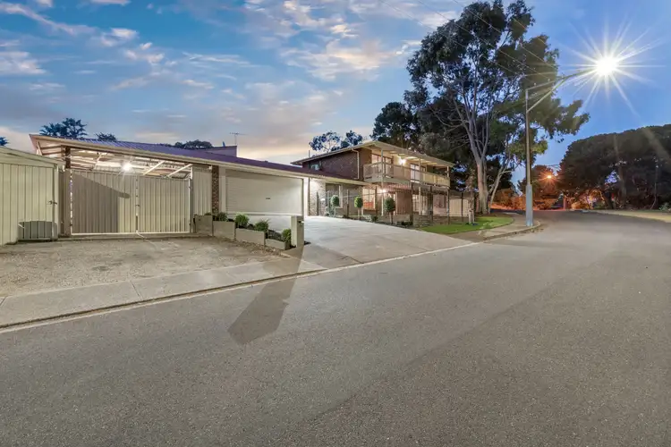 43 Chilcomb Drive, Huntfield Heights SA 5163