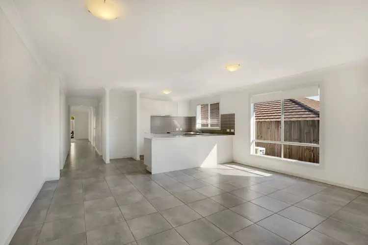 33 Beazley Circuit, Bridgeman Downs QLD 4035