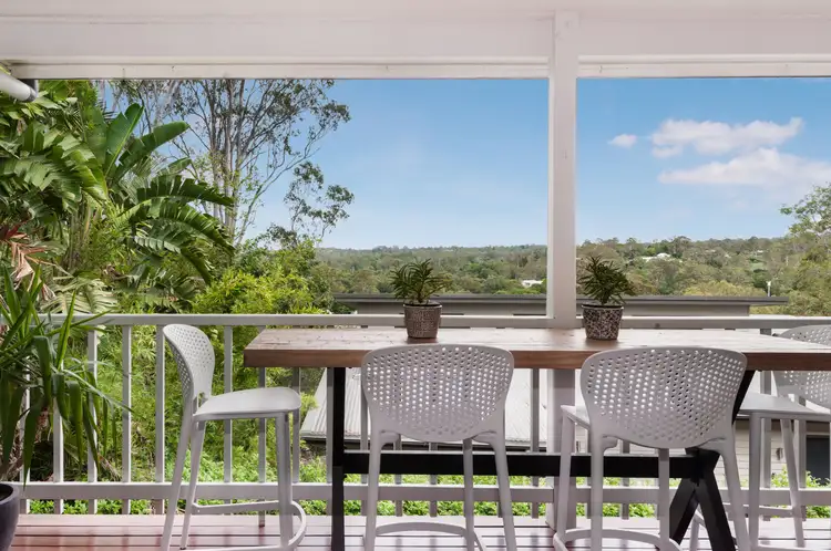 30 Pentlay Street, Kenmore QLD 4069