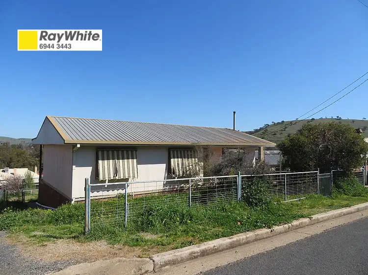 80 First Avenue, Gundagai NSW 2722