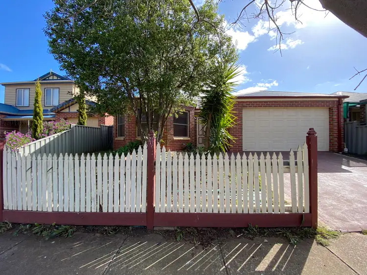 5 Hepburn Street