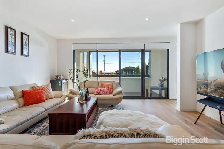 2/468 Middleborough Road, Blackburn VIC 3130