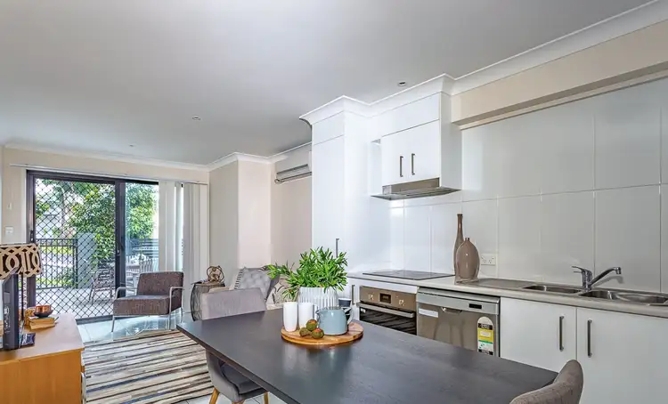 4/13 Walkers Road, Everton Hills QLD 4053
