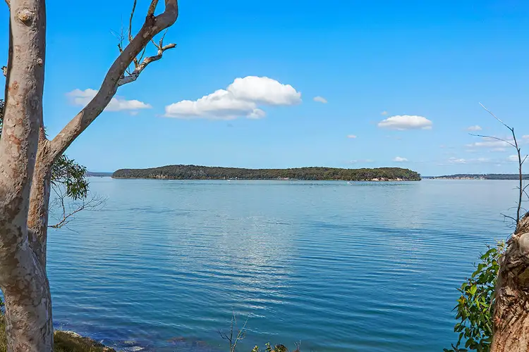 21 Rees Street, Wangi Wangi NSW 2267
