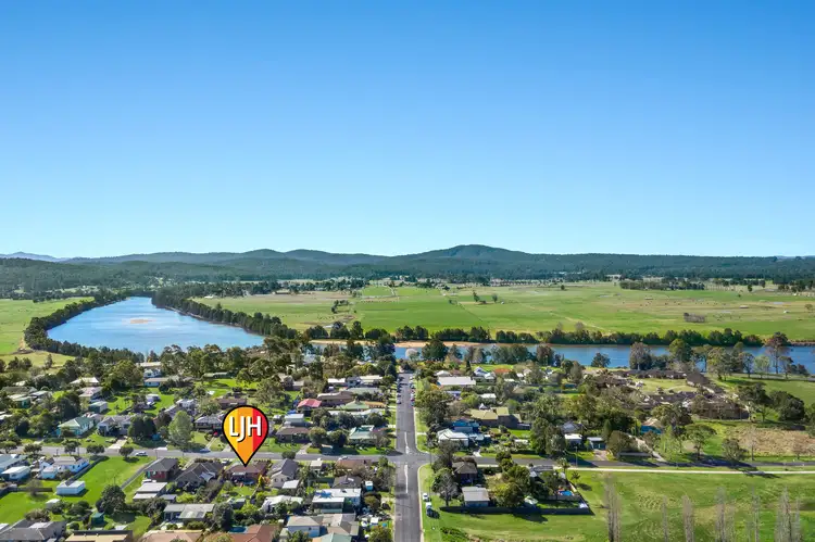 19 Shore Street, Moruya NSW 2537
