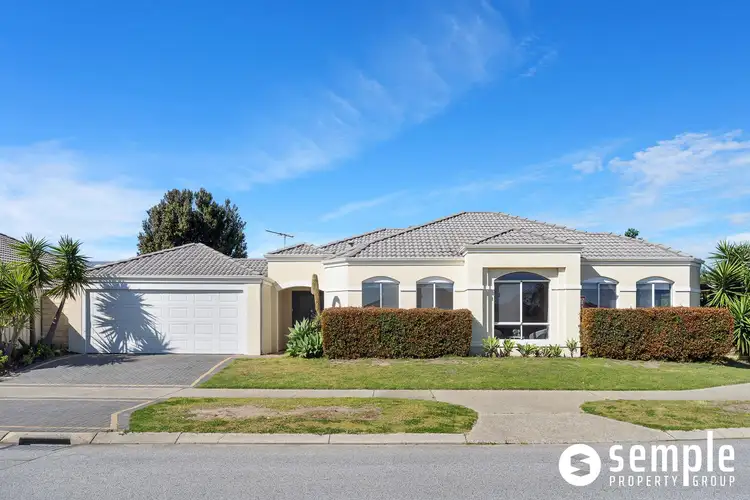 11 Roper Boulevard, Hammond Park WA 6164