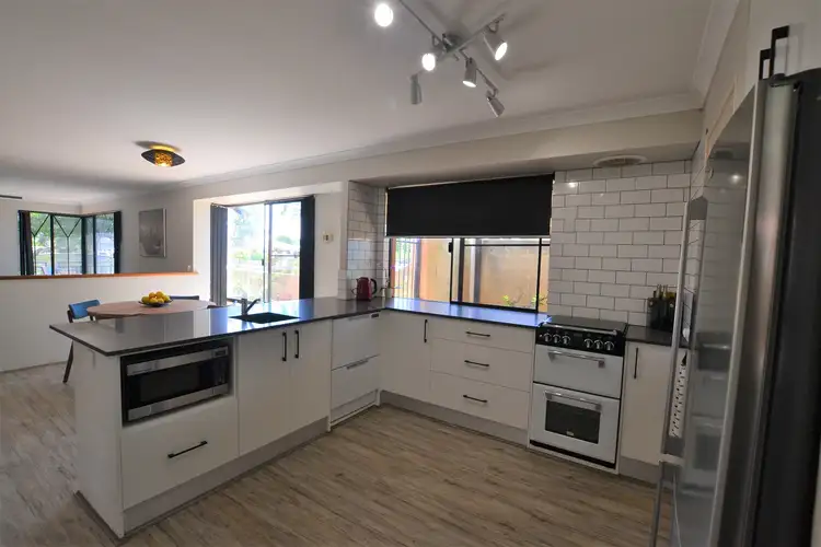 Sixth view of Homely house listing, 2 Siena Lane, Ellenbrook WA 6069