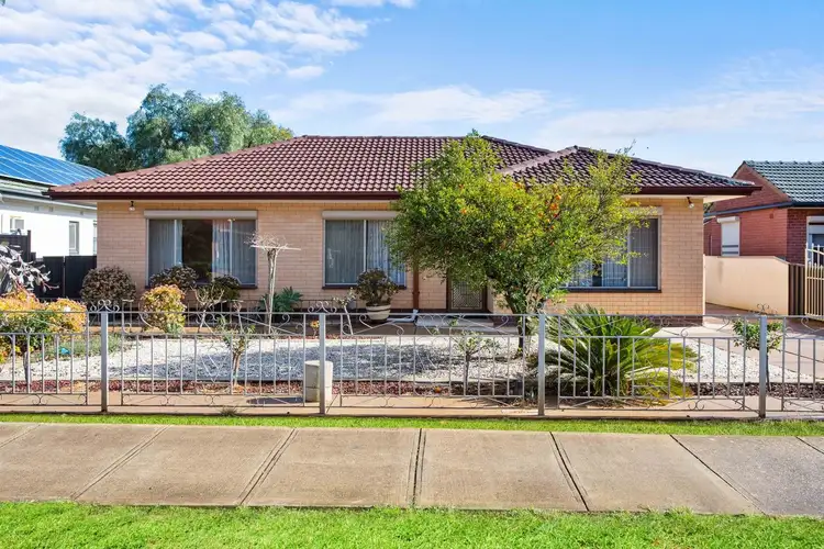 18 Fairfield Road, Elizabeth Grove SA 5112