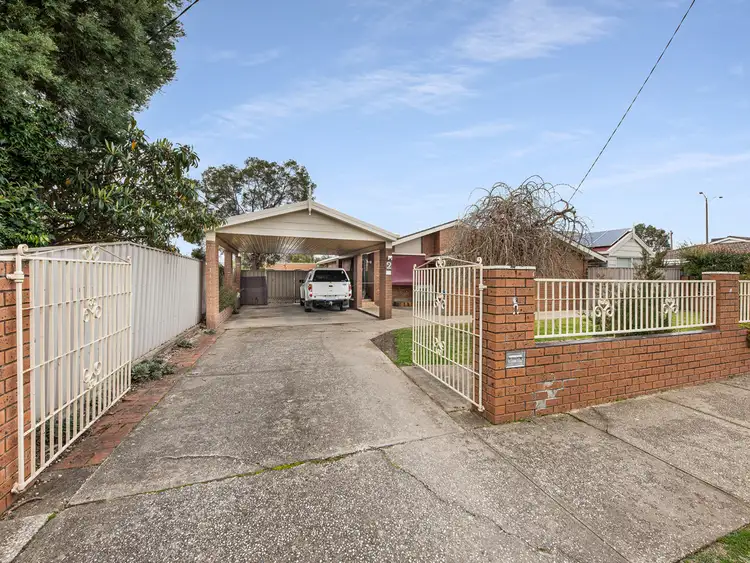 Main view of Homely house listing, 2 Mayfair Drive, Wodonga VIC 3690