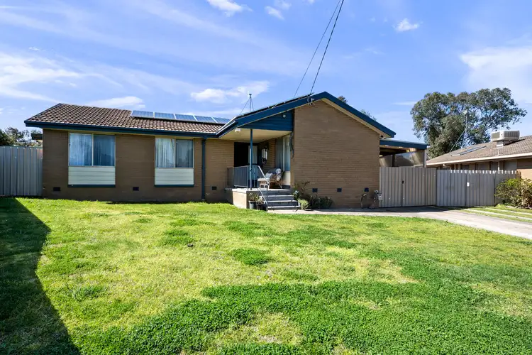 Second view of Homely house listing, 5 Twomey Court, Wodonga VIC 3690
