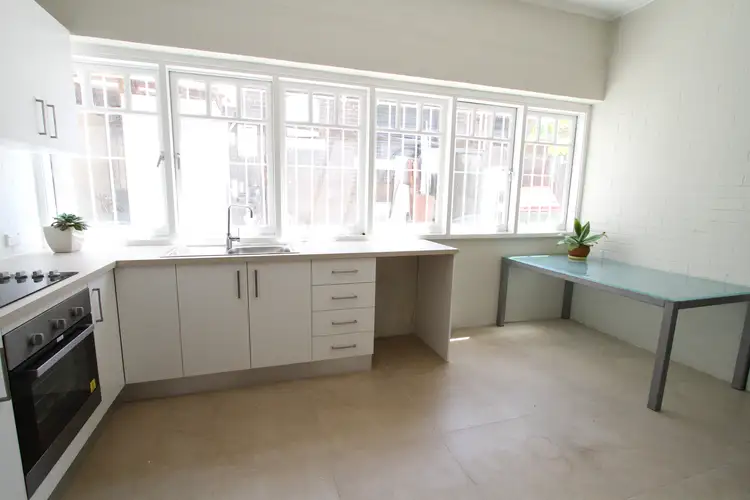 Main view of Homely studio listing, 5/88-90 Enmore Road, Newtown NSW 2042