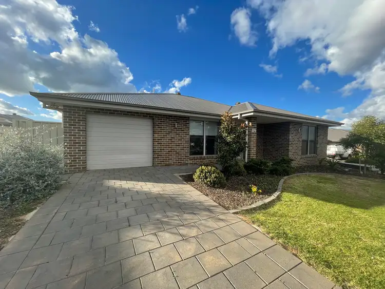 18 EBOR WAY
