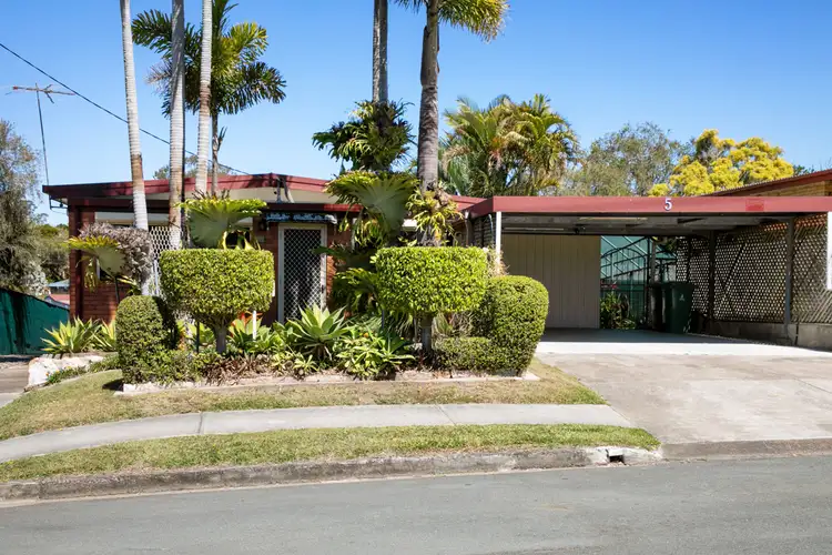 5 Yanderra Avenue, Arana Hills QLD 4054