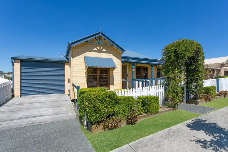 4 O'Reilly Crescent, Springfield Lakes QLD 4300