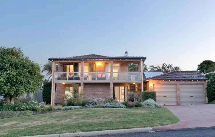 12 Riley Road, Kardinya WA 6163